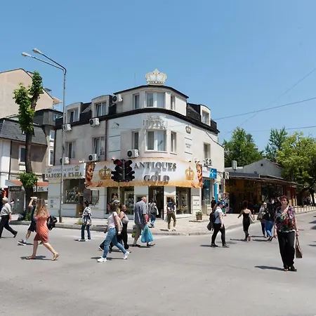 Апартаменты Golden House