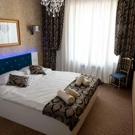 Golden House Варна