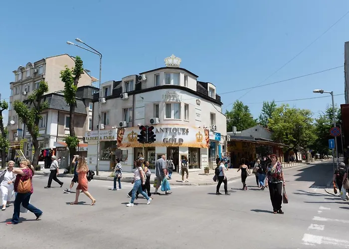 Apartment Golden House